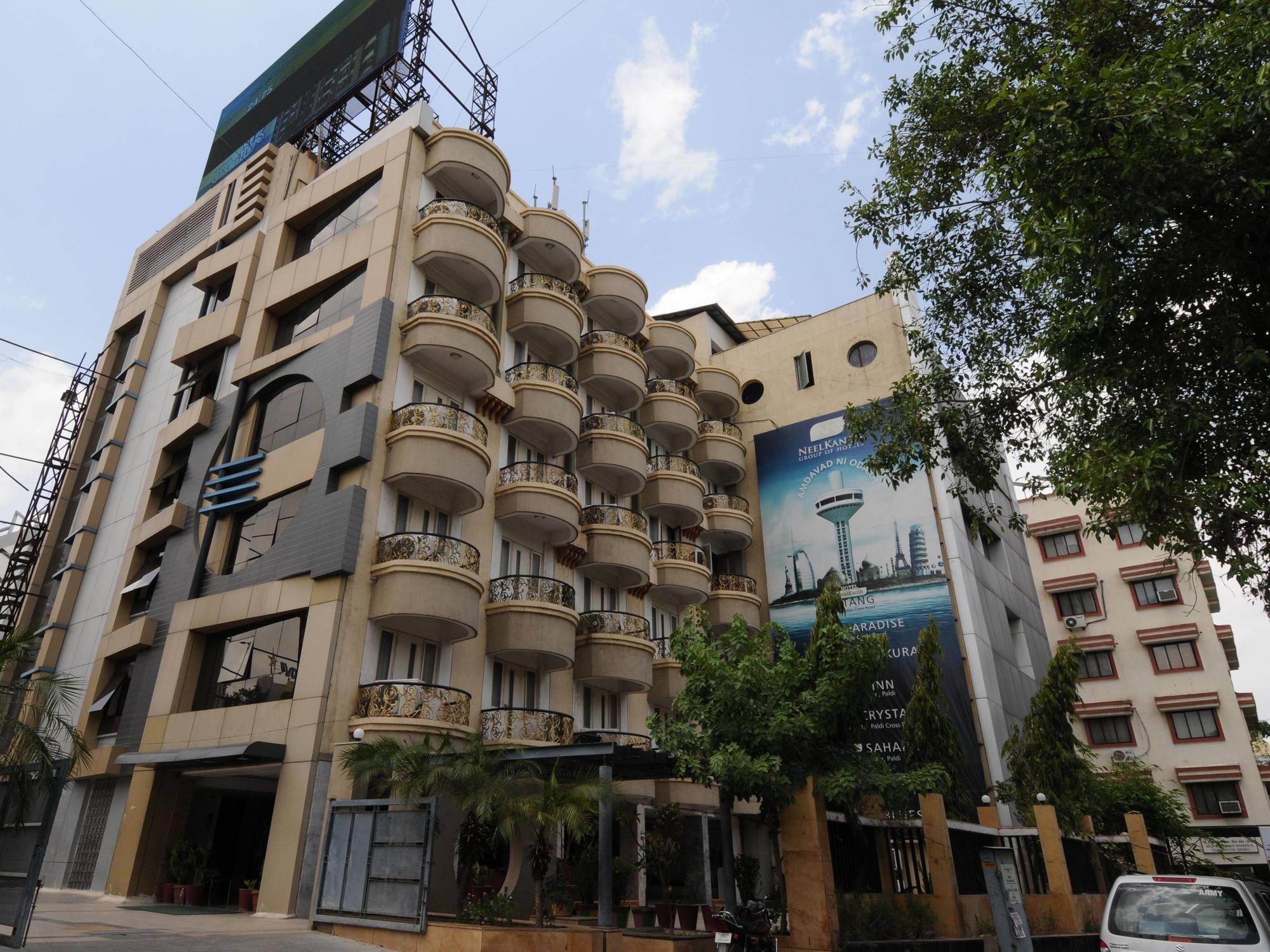Neelkanth Paradise Ξενοδοχείο Αχμπανταμπάντ Εξωτερικό φωτογραφία